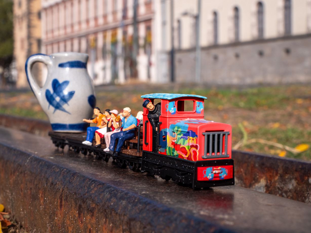 Ebbelwei Express - Mainufer (nah)