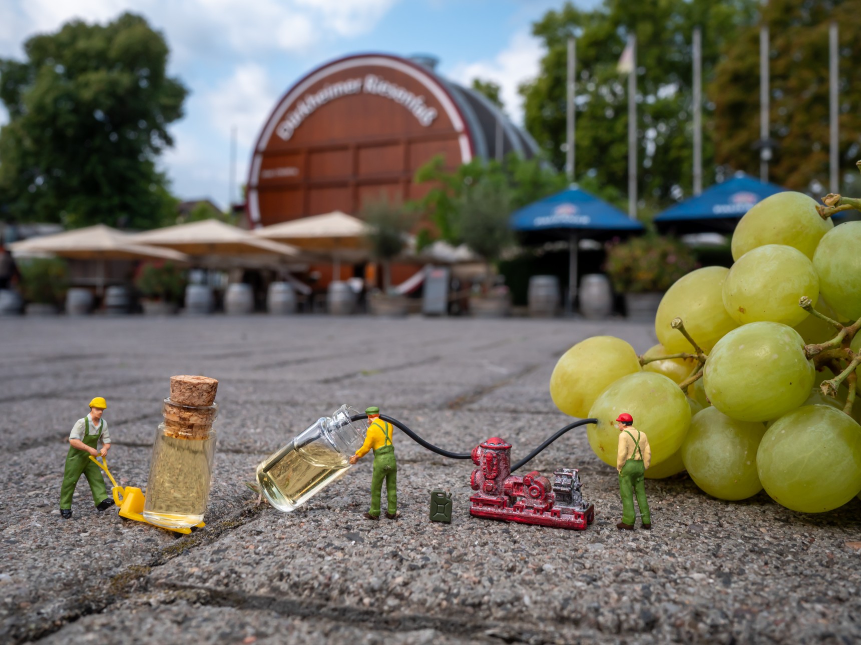 Flaschenabfüllung (nah) - Bad Dürkheim